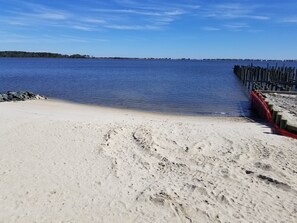 Beach nearby, sun-loungers, beach towels - Relaxing Townhome with community pool, and just minutes from the beach! (Selbyville)