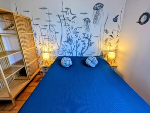 3 bedrooms, iron/ironing board, free WiFi, bed sheets