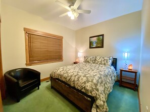 4 bedrooms, desk, iron/ironing board, travel cot