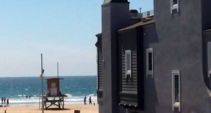 Beautiful 3 BD Ocean View Beach Rental Located 25 Steps to Sand