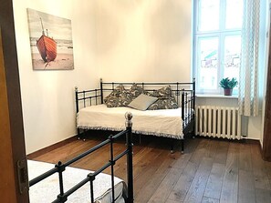 2 chambres, fer et planche à repasser, Wi-Fi, draps fournis