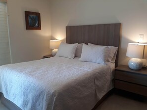 2 quartos, ferros/tábuas de passar roupa, Wi-Fi, roupa de cama