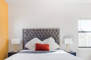 3 chambres, fer et planche à repasser, Wi-Fi, draps fournis