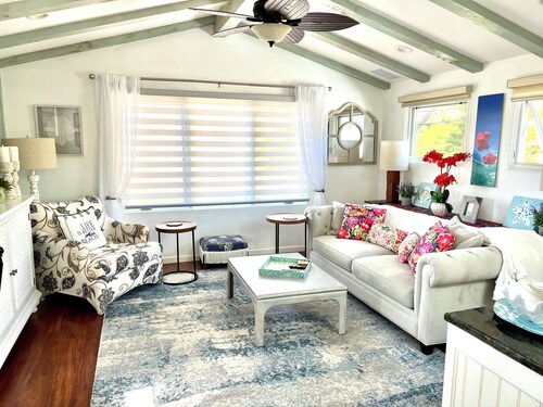 Private Beautiful Clean Beachy-Close to All Retreat