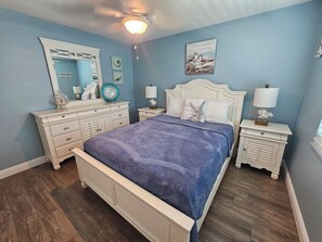 4 bedrooms, iron/ironing board, WiFi, bed sheets