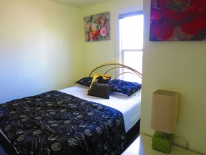 3 chambres, fer et planche à repasser, Wi-Fi, draps fournis