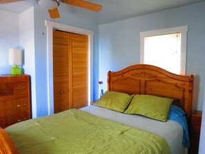 3 slaapkamers, een strijkplank/strijkijzer, wifi, beddengoed