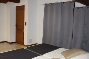 3 bedrooms, iron/ironing board, travel cot, free WiFi