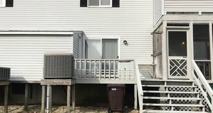 Water's Edge - Water Front/Access - Townhouse with community pier, NO LINENS