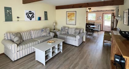 Water's Edge - Water Front/Access - Townhouse with community pier, NO LINENS