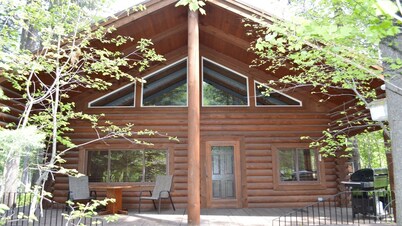 Entire Cozy Log Cabin Near Glacier Park