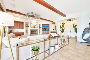 TV, fireplace