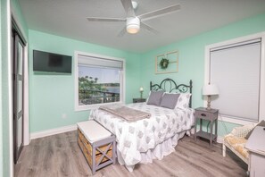 3 chambres, fer et planche à repasser, Wi-Fi, draps fournis