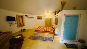 Deluxe Cottage, 1 Double Bed | 1 bedroom, desk, soundproofing, iron/ironing board