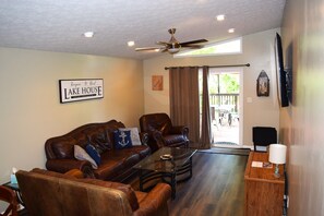 Smart TV, fireplace, DVD player, books