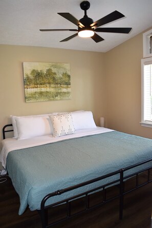 4 bedrooms, iron/ironing board, free WiFi, bed sheets