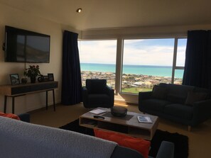 Deluxe House, Multiple Beds, Sea View | Water view - Glen Warren View (Oamaru)