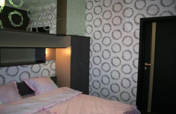 2 bedrooms
