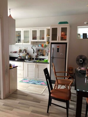 ダイニングテーブル