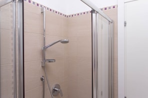 Shower, bidet, towels