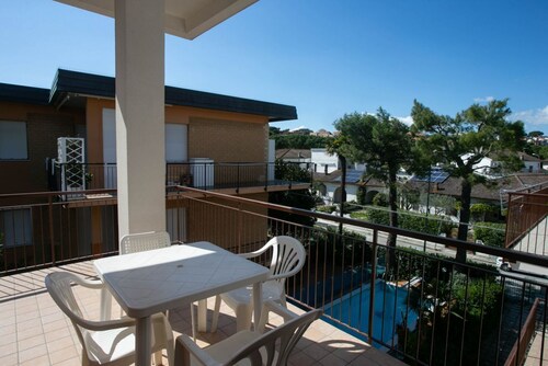 M046 - Marcelli, three-room apartment with terrace 150 meters from the sea