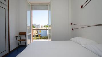 2 bedrooms, bed sheets