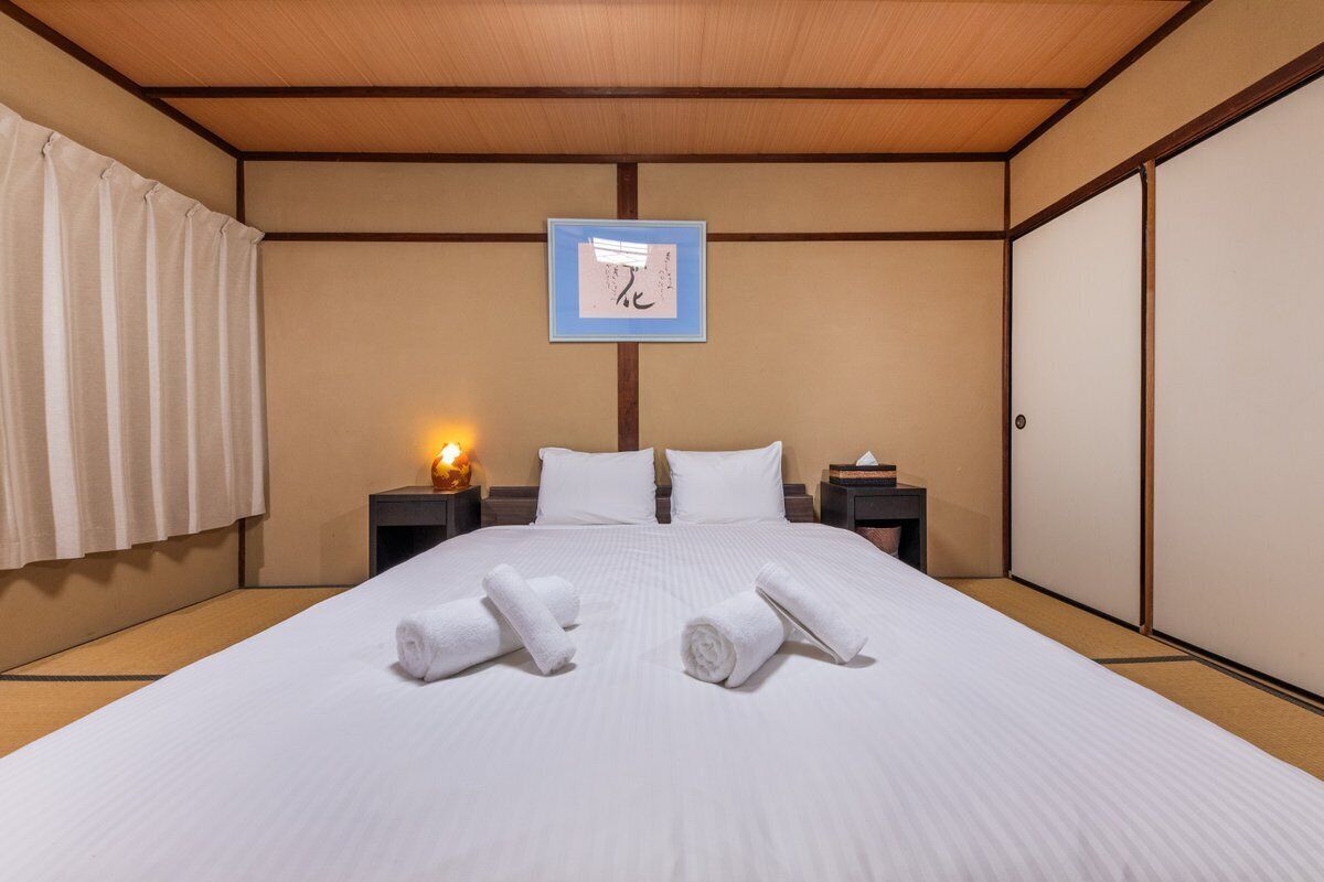 2 室のベッドルーム、アイロン / アイロン台、インターネット