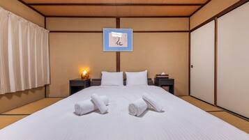 2 bedrooms, iron/ironing board, Internet