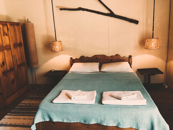 Bungalow | Desk, free WiFi