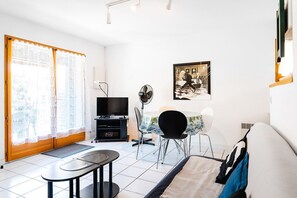 Télévision, chaîne hi-fi