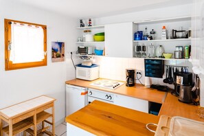 Frigorifero, microonde, forno, lavastoviglie
