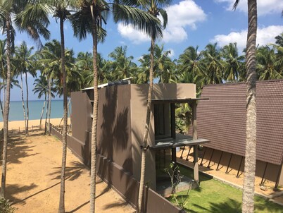 Private beach / Max 6people / 2bed room / Wifi / Gym /