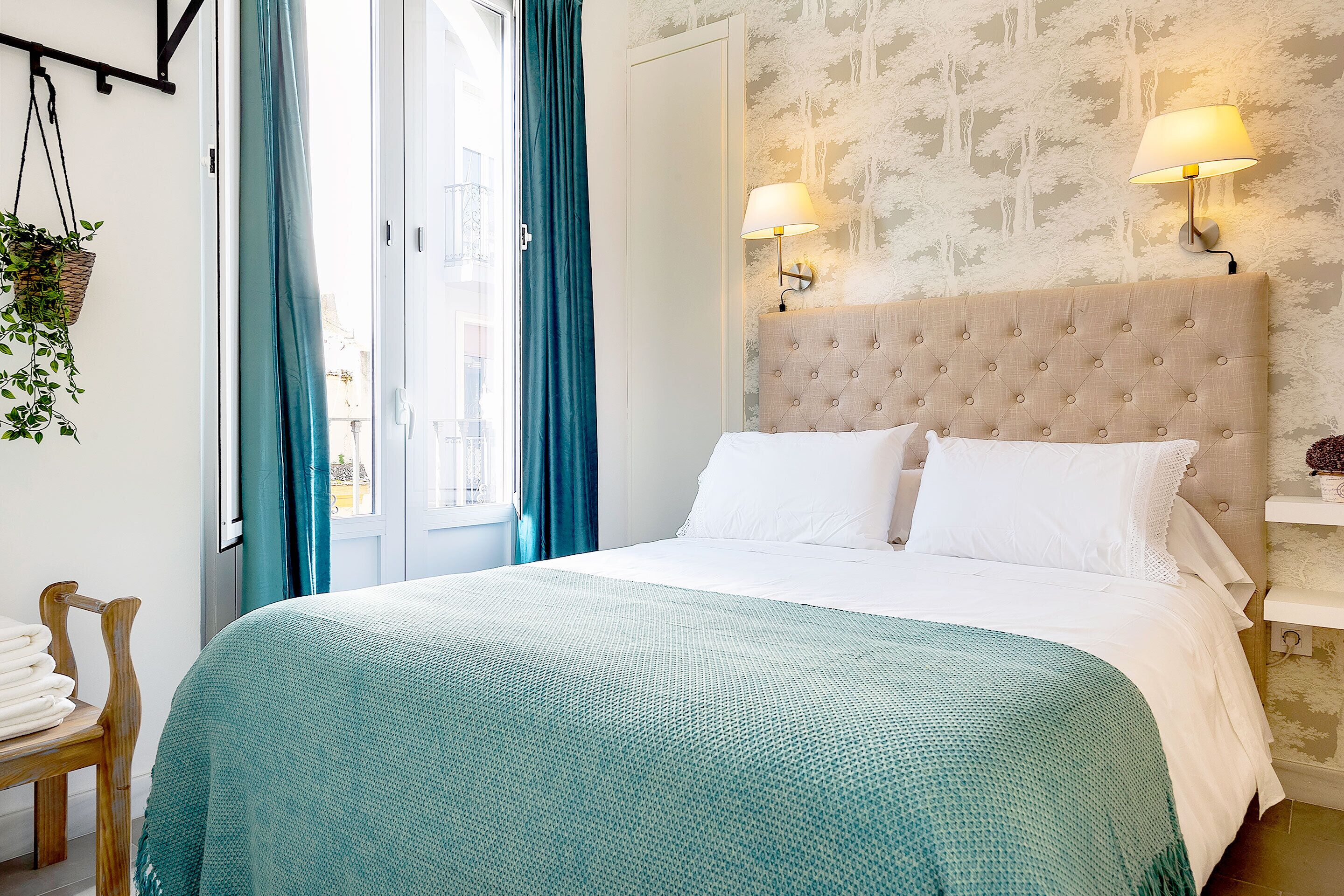 3 chambres, fer et planche à repasser, Wi-Fi, draps fournis