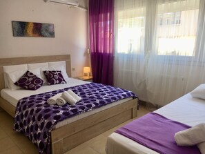 3 bedrooms, iron/ironing board, WiFi, bed sheets