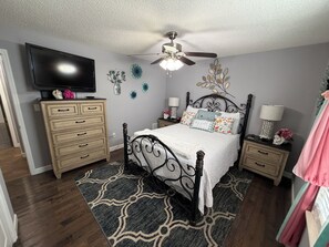 2 bedrooms, iron/ironing board, free WiFi, bed sheets