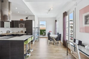 Fridge, microwave, oven, dishwasher
