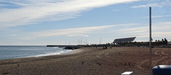 4 mint to beach and 20 mint to las Ramblas plaza catalunya Barcelona 