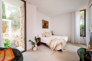 6 camere, una cassaforte in camera, ferro/asse da stiro, Wi-Fi gratuito