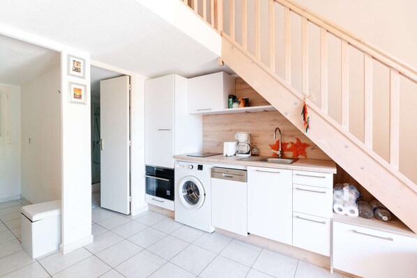 Fridge, microwave, oven, dishwasher