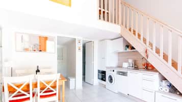 Réfrigérateur, micro-ondes, four, lave-vaisselle