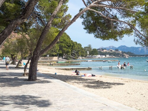 LORD JIM - Comfortable apartment in one of the most beautiful areas of the island. 40 meters from the beach.