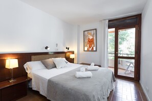 3 bedrooms, iron/ironing board, internet