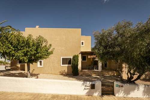 Villa with terrace and BBQ equipped with all amenities