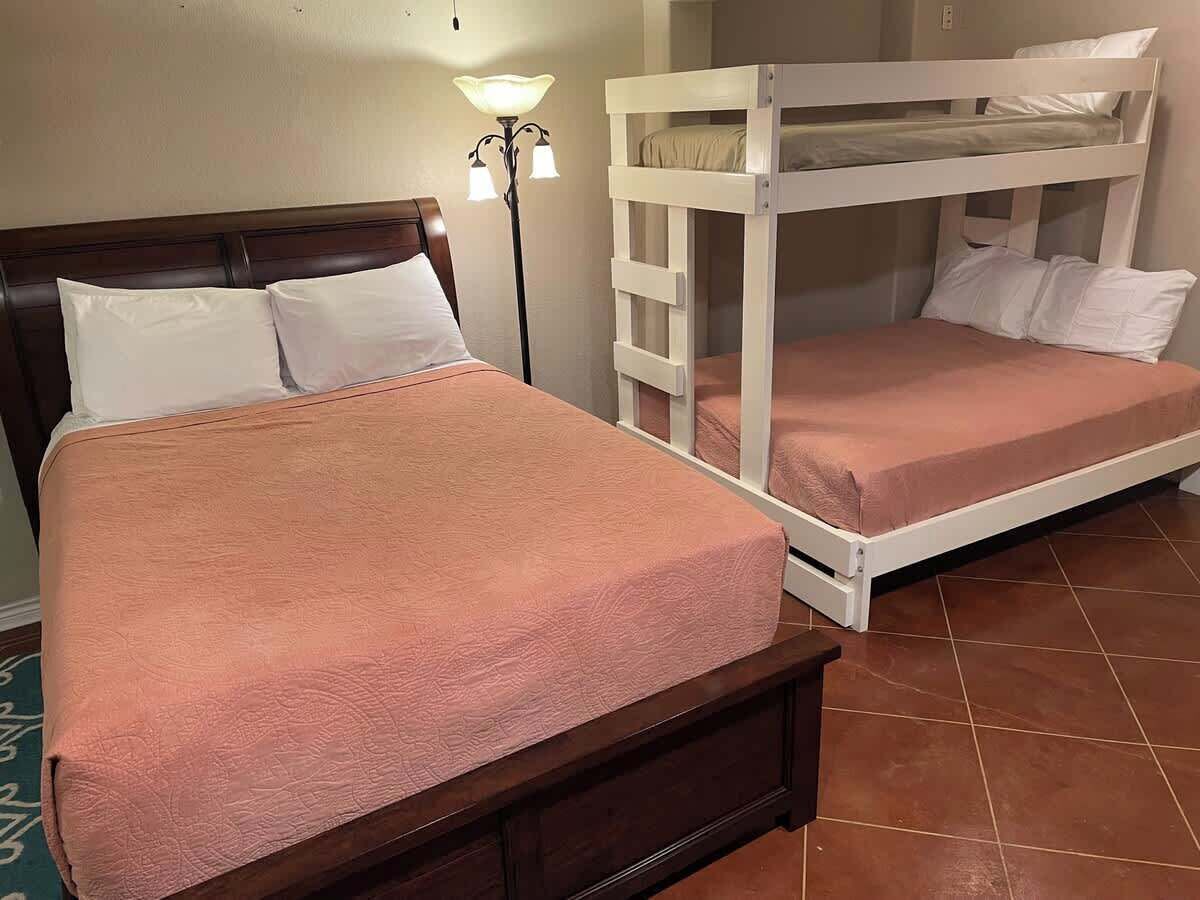 5 camere, ferro/asse da stiro, Wi-Fi gratuito, lenzuola
