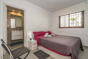 3 dormitorios, tabla de planchar con plancha, wifi gratis y ropa de cama