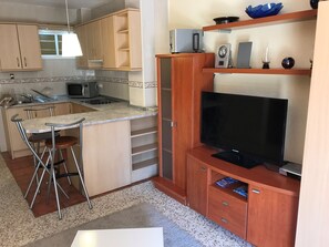 Fridge, microwave, coffee/tea maker, electric kettle