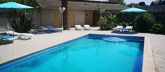 Gite T2 Les Pins with heated swimming pool in wooded grounds