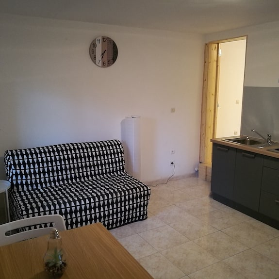 Gite T2 Les Pins With Heated Swimming Pool In Wooded Grounds - Béziers