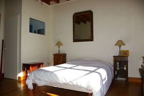 5 chambres, fer et planche Ă repasser, Wi-Fi gratuit, draps fournis