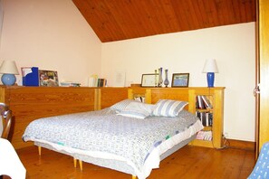 5 chambres, fer et planche à repasser, Wi-Fi gratuit, draps fournis